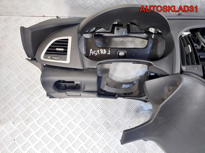 Торпедо Opel Astra J 13301067
