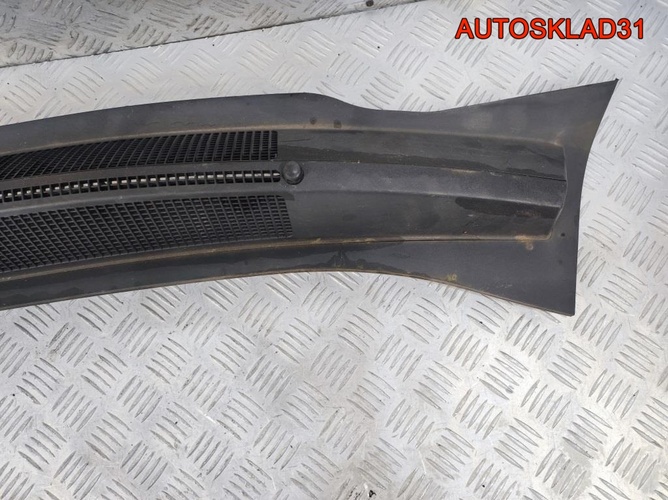 Решетка стеклоочистителя Opel Zafira B 13142034