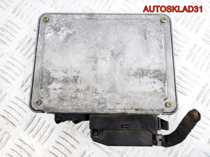 Блок ЭБУ Skoda Octavia A4 1.8 AGU 06A906018GA 