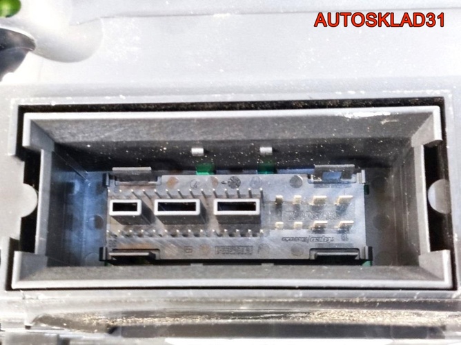 Панель приборов VW Touran 1T0920874E Бензин