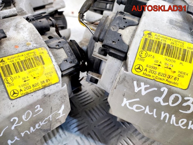 Фары ксенон комплект Mercedes W203 A2038203861