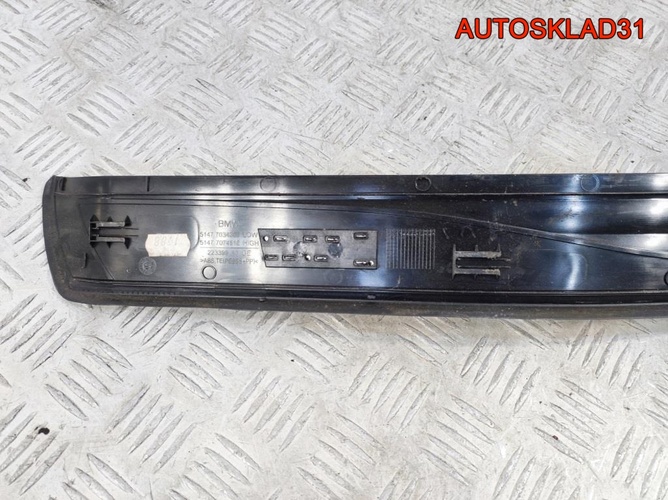 Накладка на порог правая BMW E60 51477034306