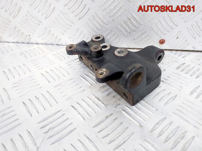 Кронштейн Mercedes Benz Vito 638 A6112230226