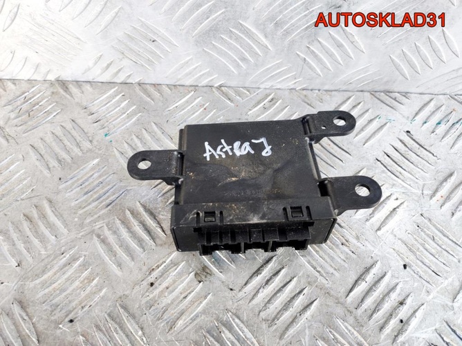 Блок управления парктроником Opel Astra J 13354532