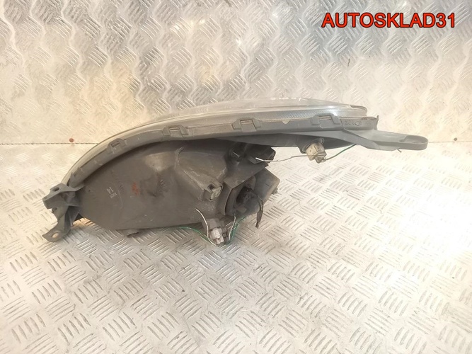 Фара правая Toyota Yaris Verso 1999-2005 8111052071