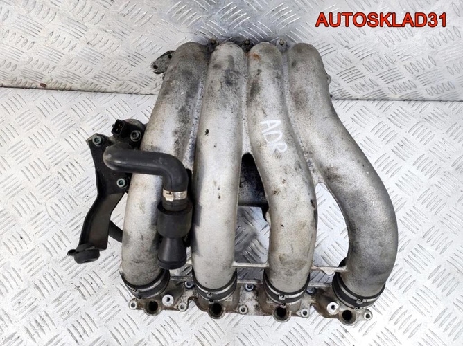Коллектор впускной VW Passat B5 1,8 ADR 058133205B