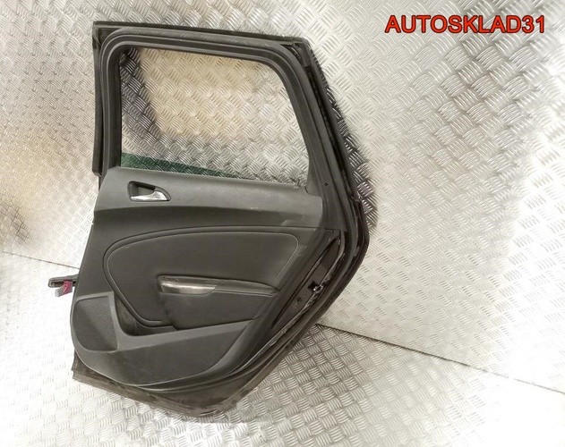 Дверь задняя првая Opel Astra J 13301547 Combi