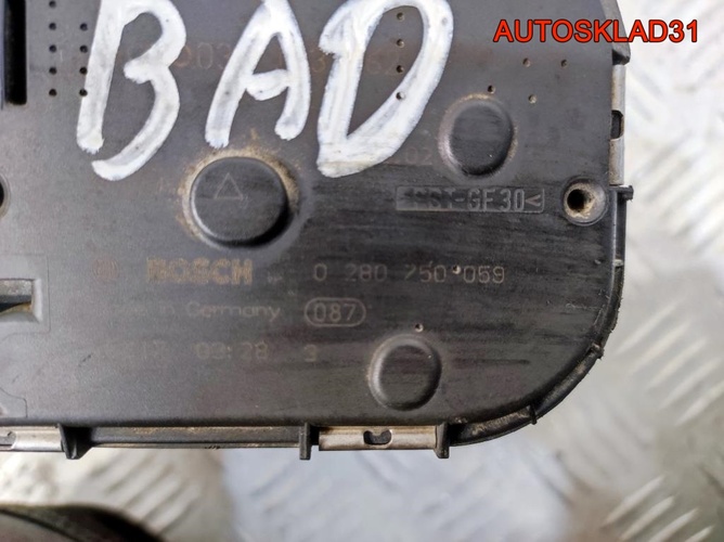 Заслонка дроссельная VW Golf 1.6 BAD 036133062D