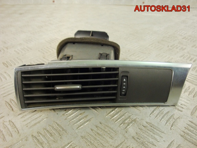 Дефлектор воздушный левый Audi A6 C6 4F1820901С