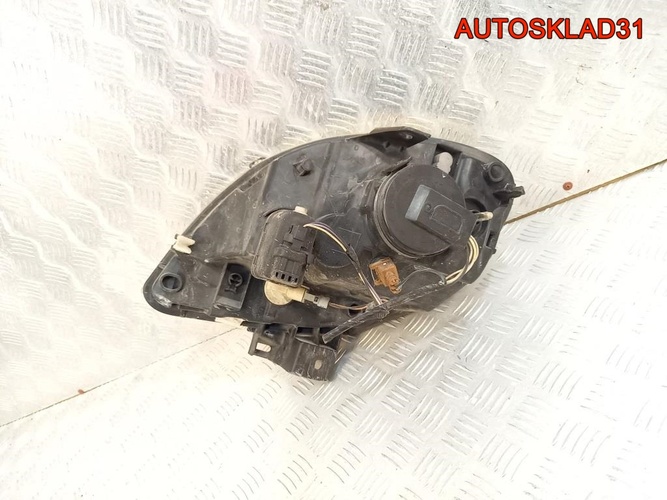 Фара правая Renault Kangoo 2003-2008 8200150617