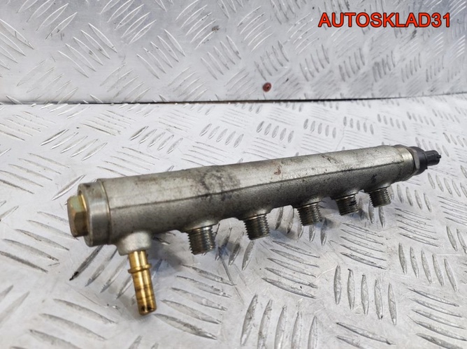 Рейка топливная Opel Movano 2,2 G9T 8200347593