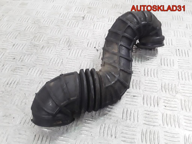 Гофра воздуховода Audi 100 C4 2,5 AAT 4A0145747A