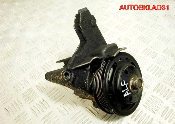 Кронштейн вискомуфты Audi A6 C5 078121235F