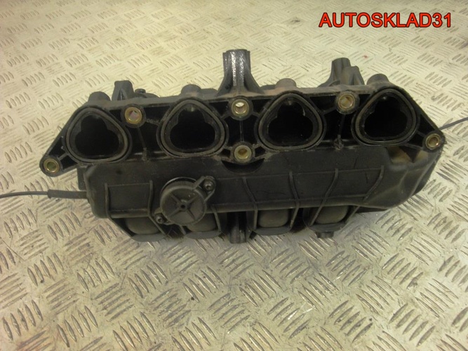 Впускной коллектор Volkswagen Golf 4 036129711BL