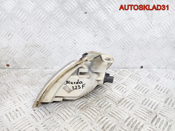 Указатель поворота правый белый Mazda 323 BJ