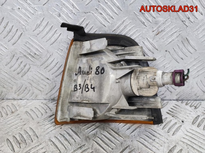 Указатель поворота правый Audi 80 B4 893953050