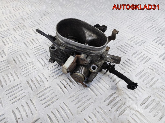 Заcлонкa дpoccельная Audi 100 C3 2.2 KU Бензин