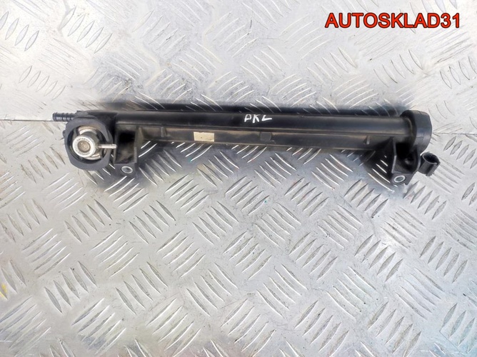 Рейка топливная Volkswagen Golf 4 AKL 06A133317A