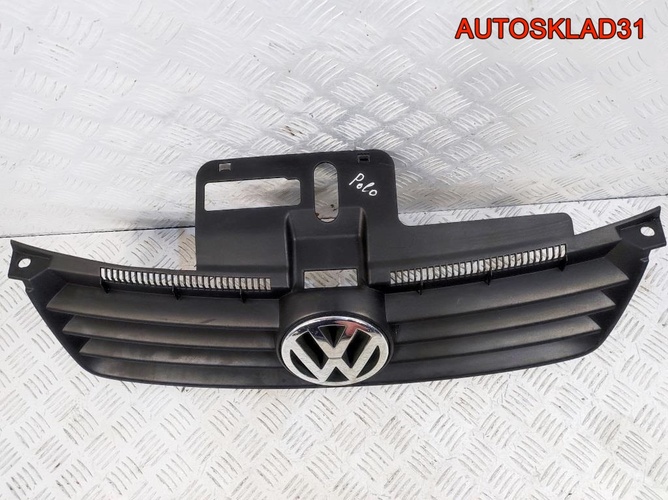 Решетка радиатора Volkswаgen Polo 6Q0853651C