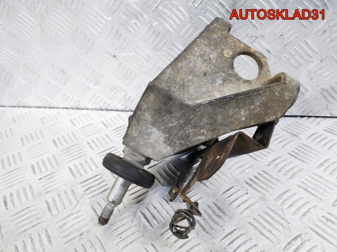 Кронштейн КПП Opel Movano 2,2 G9T 8200027178