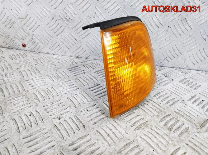 Указатель поворота левый Audi 80 B4 893953049