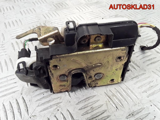 Замок двери передней правой VW Golf 3 1H1837016A