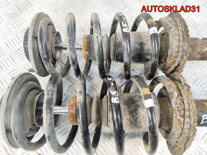 Амортизатор передний комплект Audi A4 B5 3B0413031