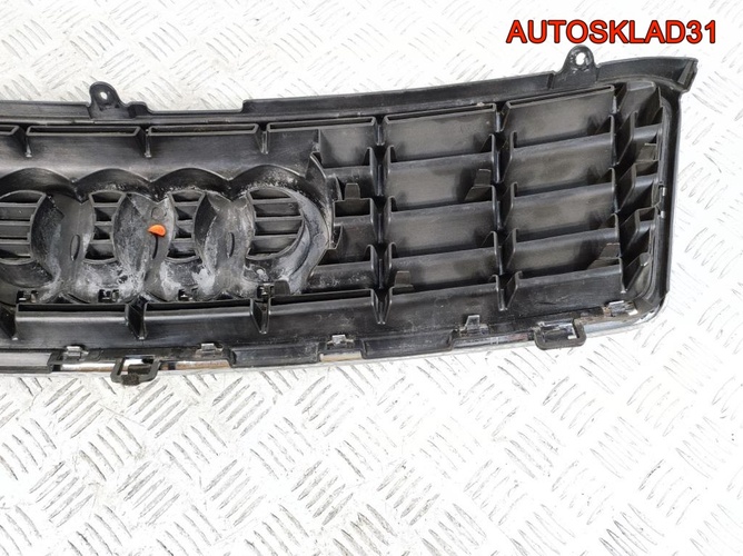 Решетка радиатора Audi A4 B6 8H0853653 Кабриолет