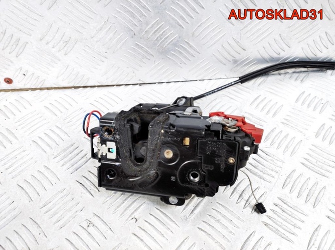 Замок двери передней правой Skoda Fabia 2
