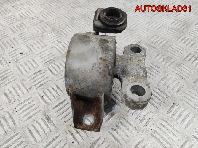Опора двигателя правая Opel Corsa D 13130739