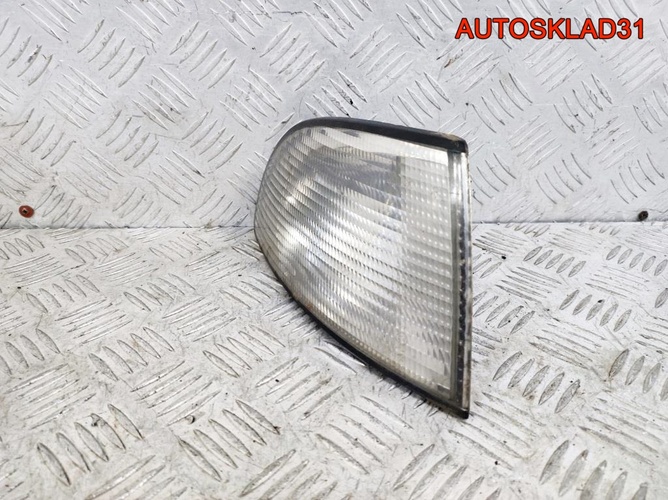 Указатель поворота правый Audi A4 B5 8D0953050A