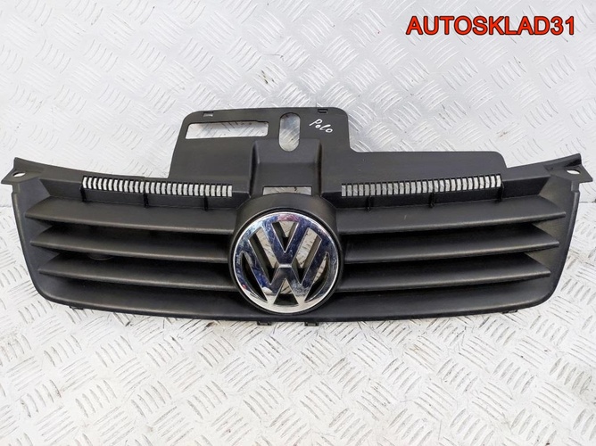 Решетка радиатора Volkswаgen Polo 6Q0853651C