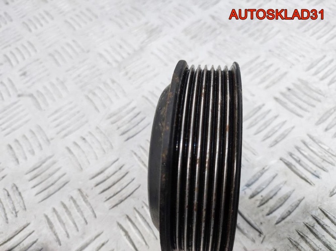 Шкив помпы Hyundai Starex H1 2.5 D4CB 252214A000