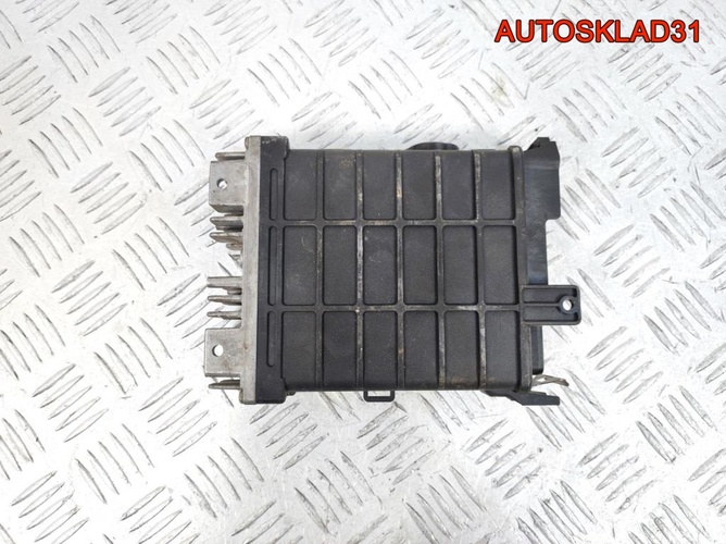 Блок эбу Volkswagen Polo 030906026B 1.3 Бензин