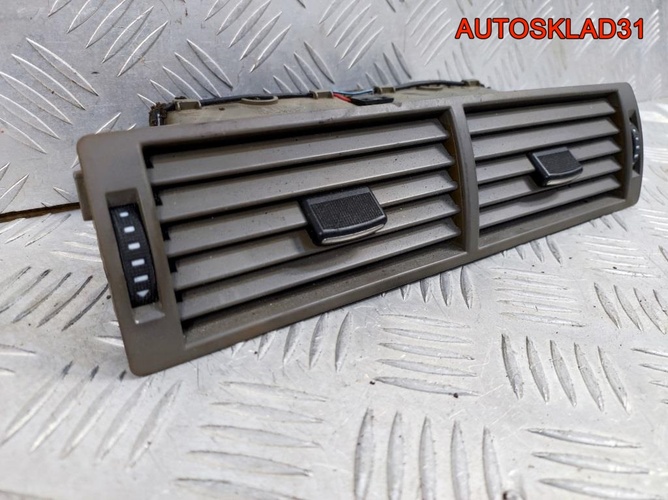 Дефлектор воздушный Audi A4 B6 8E0820951H