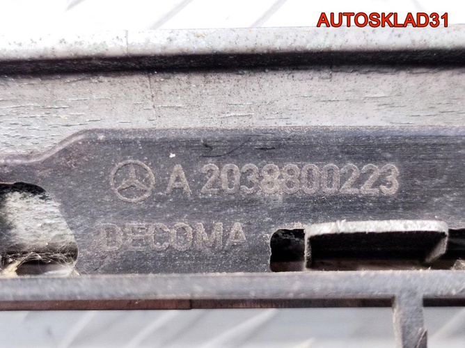 Решетка радиатора Mercedes Benz W203 A2038800223