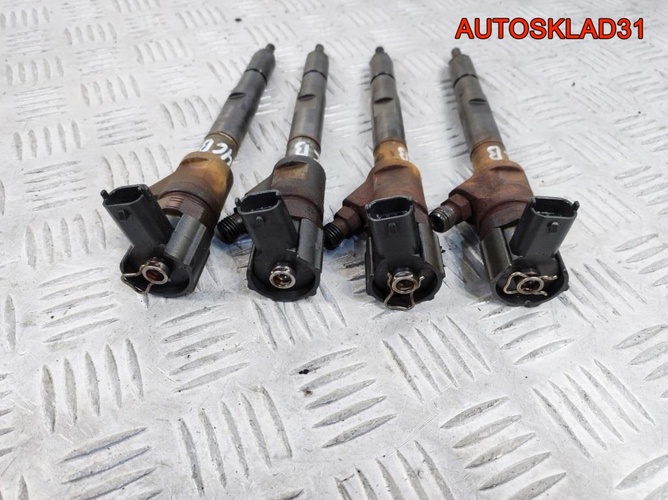 Форсунка топливная Hyundai H 1 2.5 D4CB 338004A600