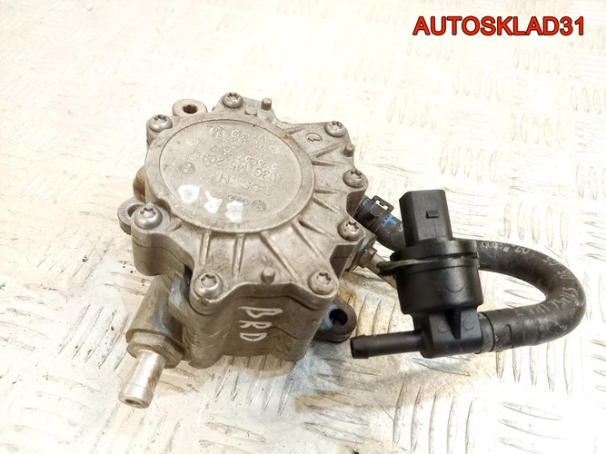 Насос вакуумный Audi A4 B7 2.0 BRD 03G145209C