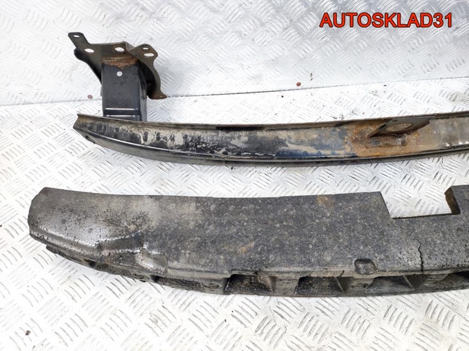 Усилитель переднего бампера VW Golf 5 1K0807109C