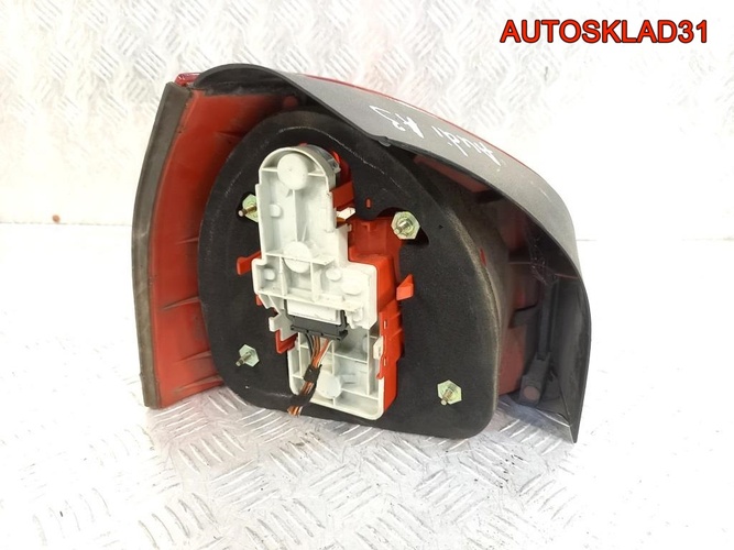 Фонарь задний правый Audi A3 8L 8L0945096B