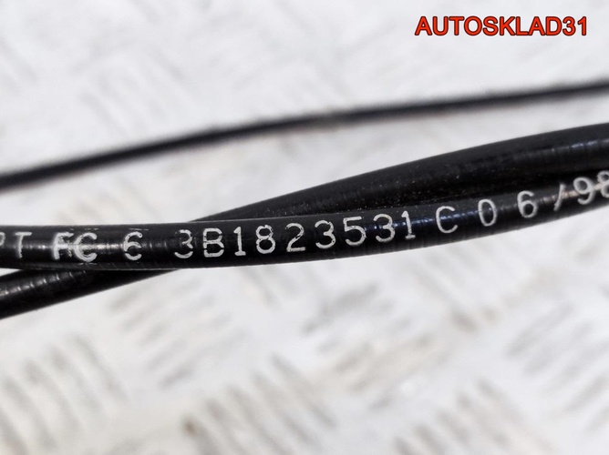 Трос открывания капота VW Passat B5 3B1823531C