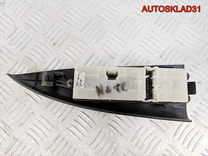 Блок управления стеклоподъемниками Nissan Note E11
