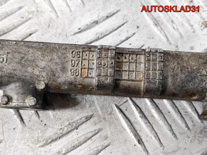 Рейка топливная Opel Omega B 2,0 X20XEV 90411551