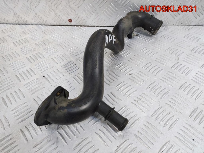 Трубка системы охлаждения VW Golf 4 APF 06A122481