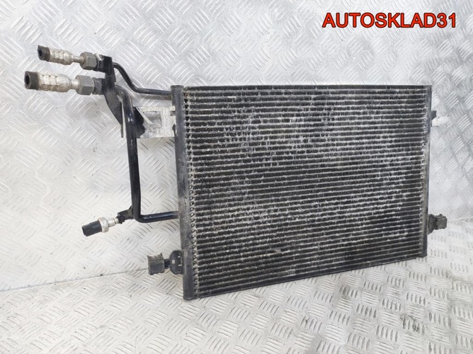 Радиатор кондиционера Audi A6 C5 4B0260401F Бензин