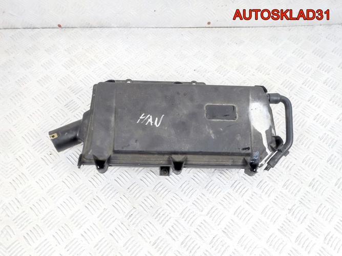 Корпус воздушного фильтра VW Golf 4 036129611BD