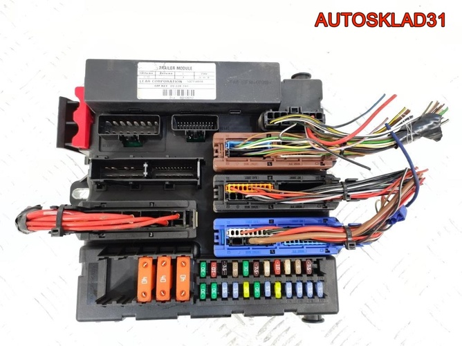 Блок предохранителей Opel Vectra C 460023260