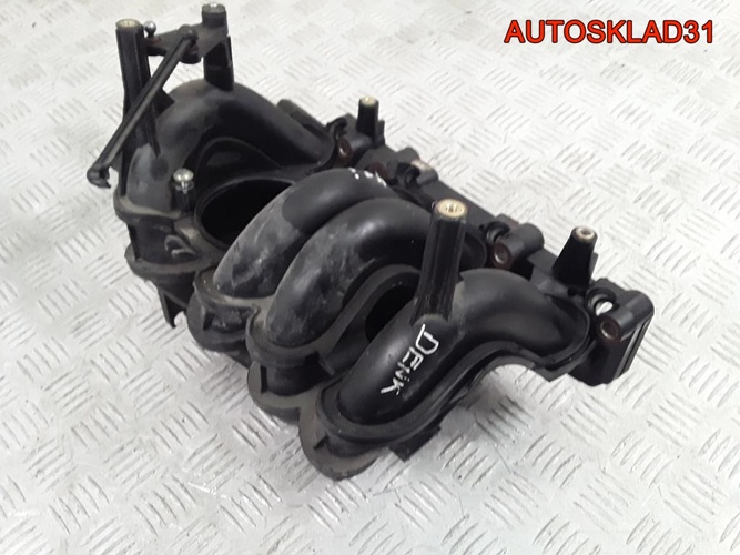 Коллектор впускной Рено Логан 1,4 K7J 7700273860 