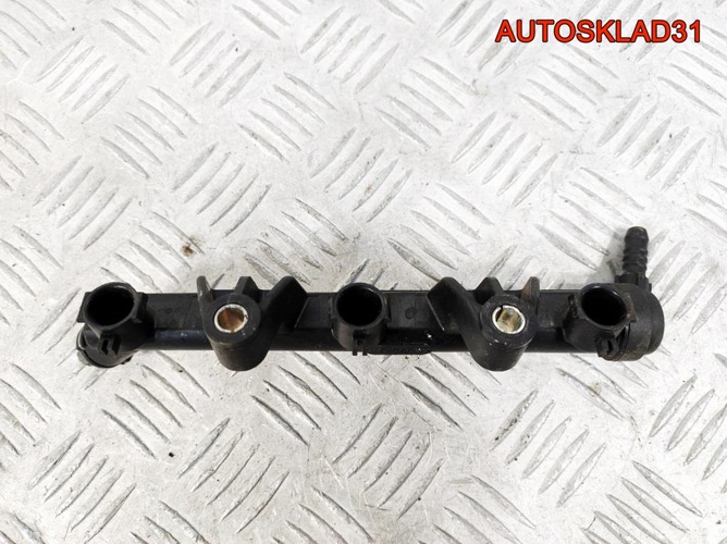 Рейка топливная VW Polo 4 1,2 BBM 03D133329B