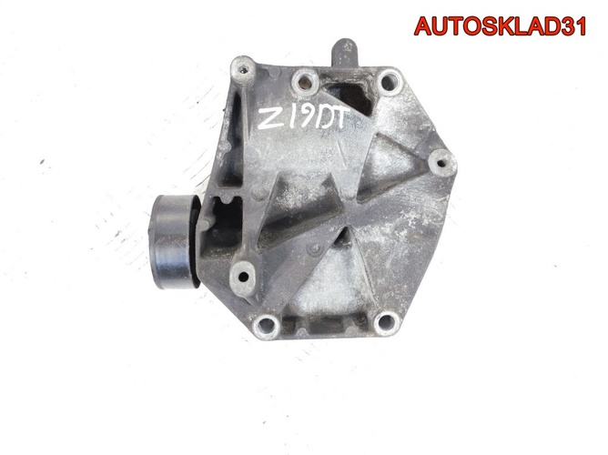 Кронштейн кондиционера Opel Astra H Z19DT 55191339